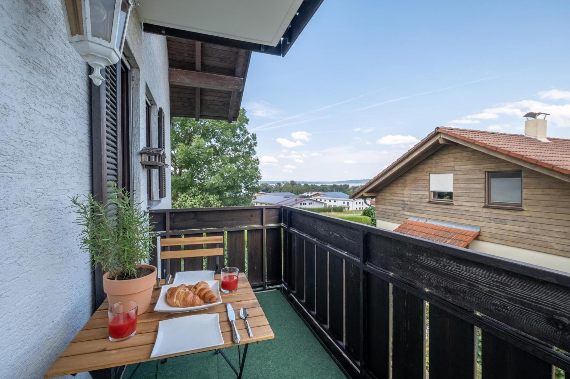 Gemuetliches Wohlfuehl-Apartment Mit Perfektem Seeblick Diessen am Ammersee Exterior photo
